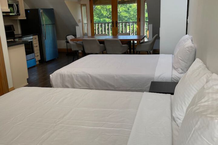 Room 4 of 36
