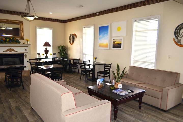 Guest Lobby