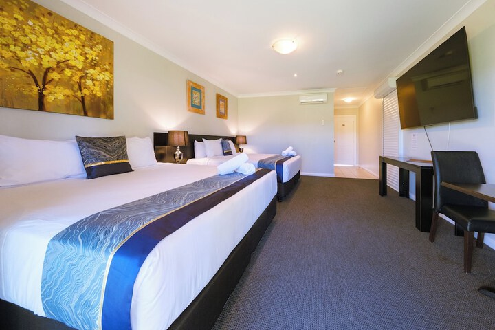 Room 46 of 157