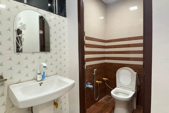 Room 16 of 24