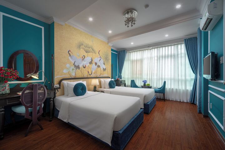 Room 28 of 64