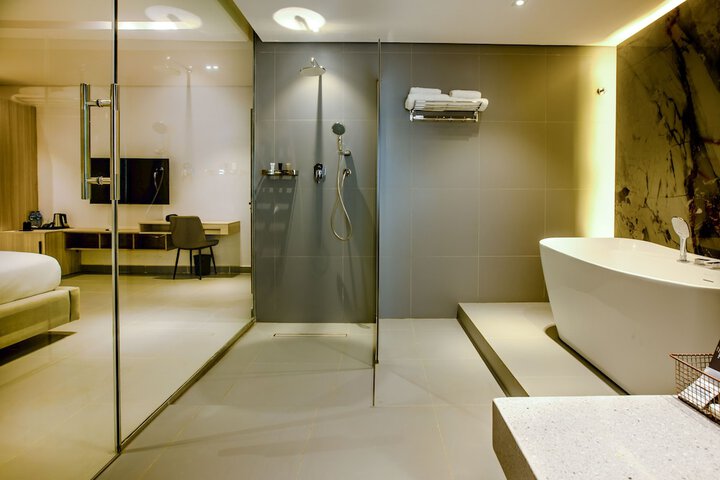 Room 50 of 86