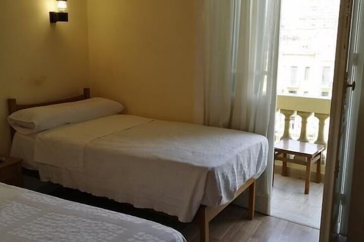 Room 9 of 36