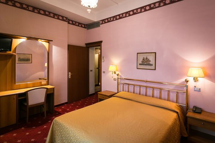 Room 23 of 64