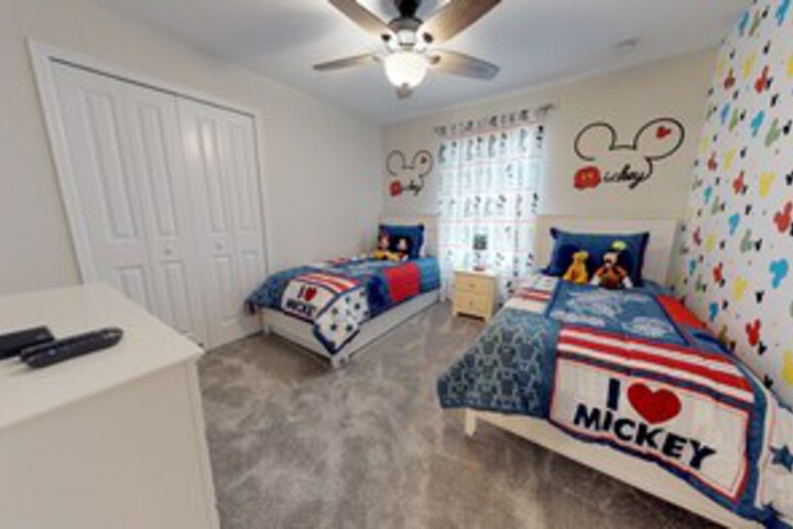 Room 32 of 32
