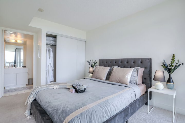 Room 3 of 17