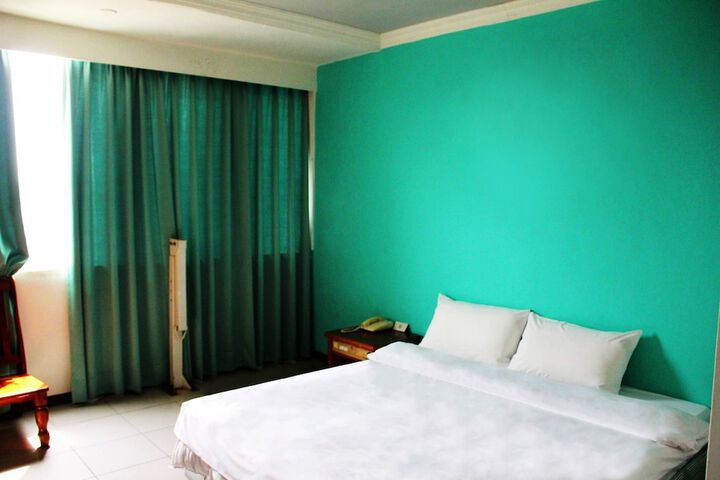 Room 13 of 46
