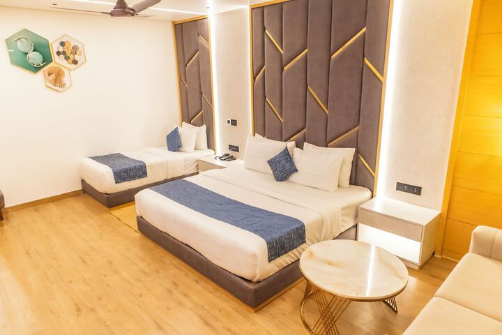 Room 72 of 221