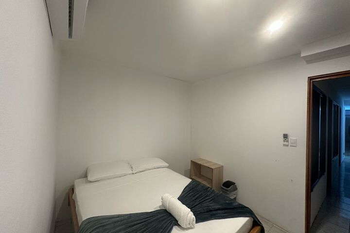 Room 11 of 99