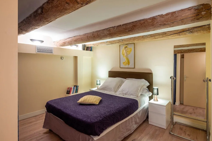 Room 1 of 12