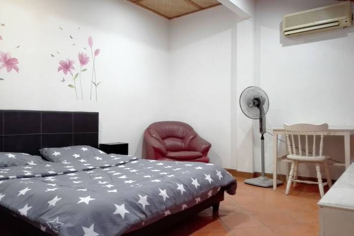 Room 18 of 51