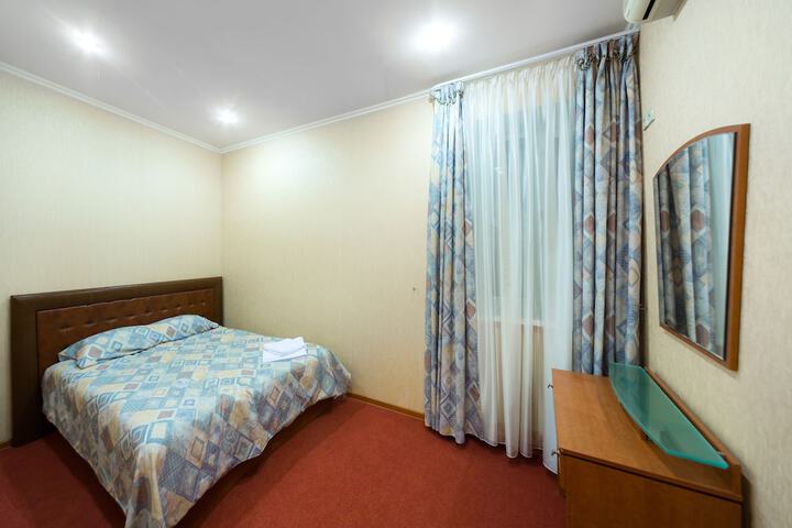 Room 3 of 52