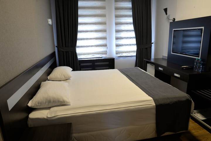 Room 13 of 31