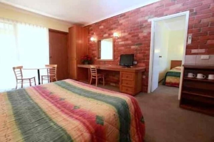 Room 17 of 43