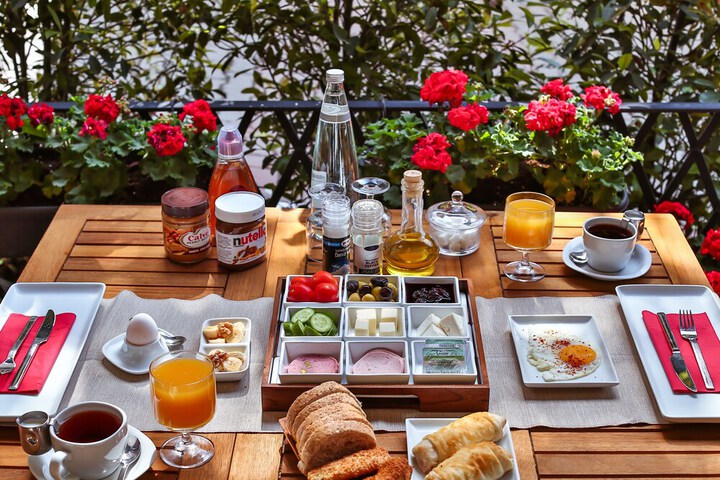 Breakfast/Coffee Service 108 of 148