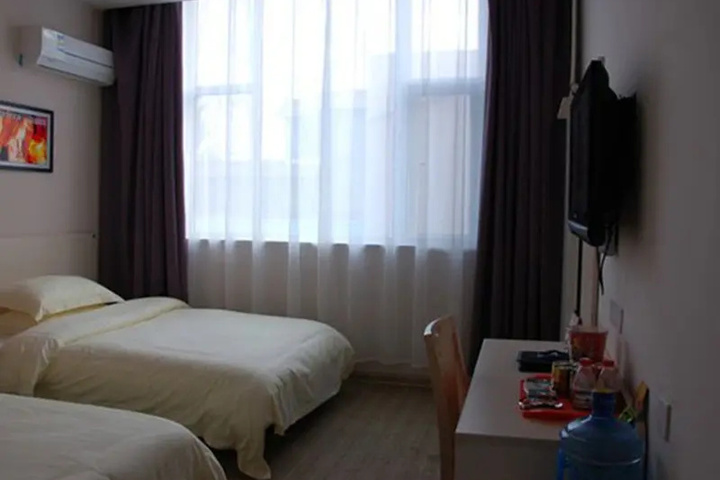 Room 3 of 7