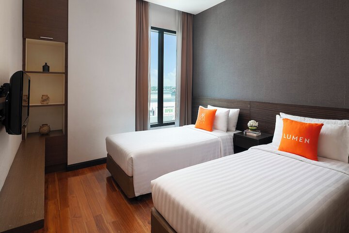 Room 2 of 39