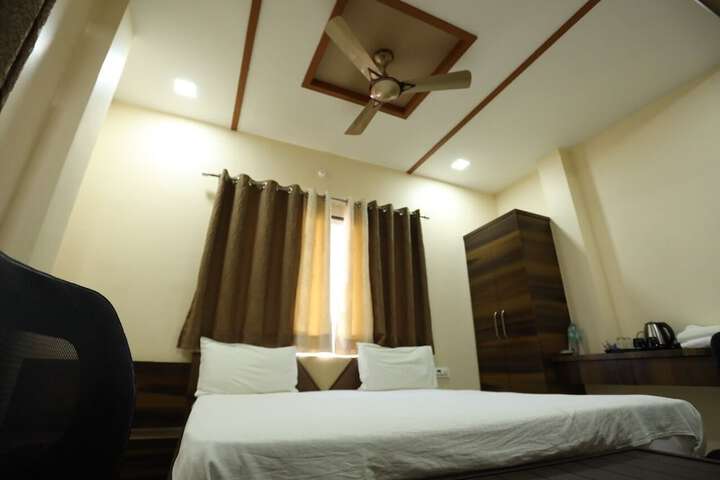 Room 12 of 39