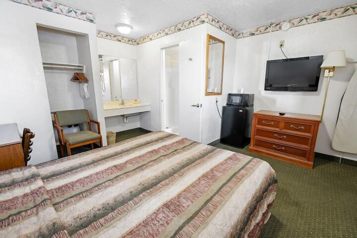 Room 3 of 7