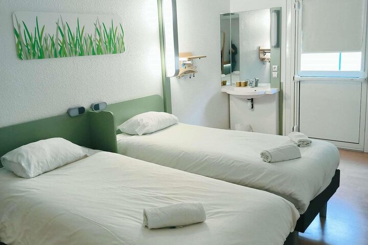 Room 10 of 70
