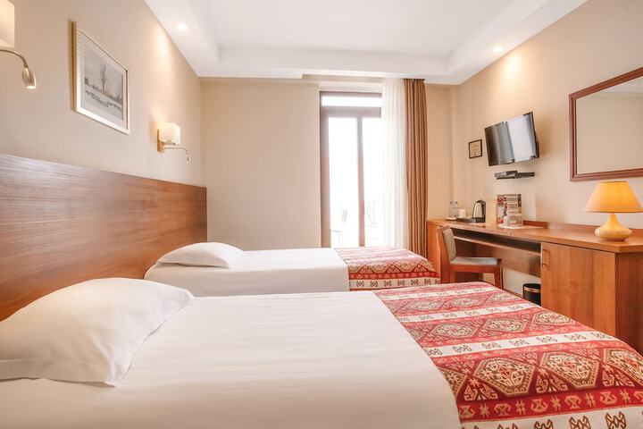 Room 14 of 79