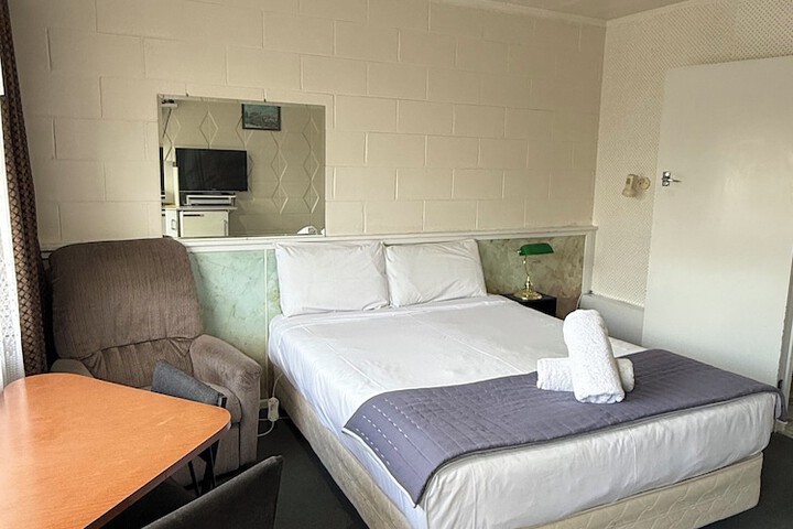 Room 11 of 23