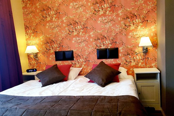 Room 17 of 40