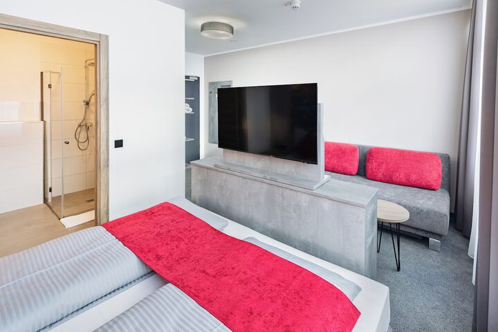 Room 10 of 40