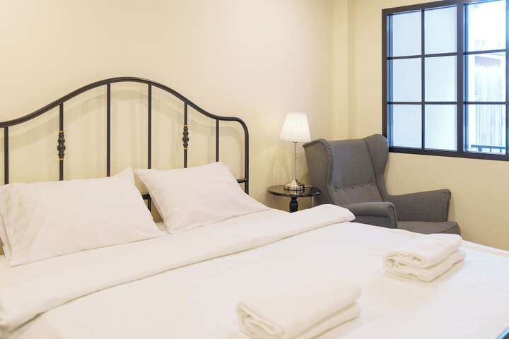 Room 9 of 25
