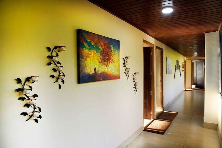 Room 11 of 33