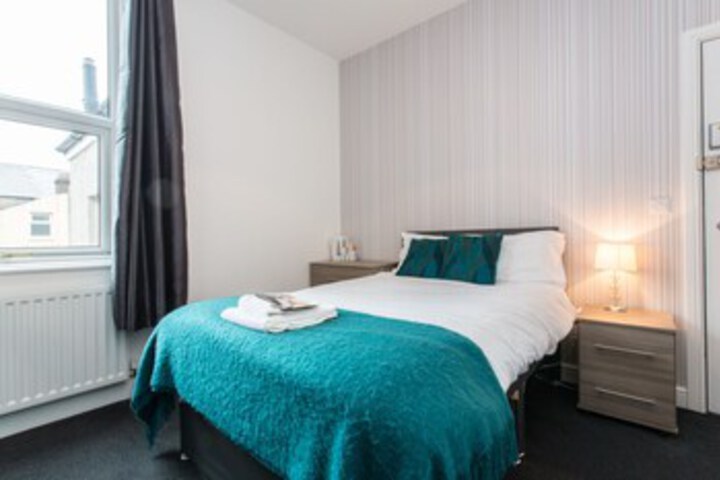 Room 9 of 26