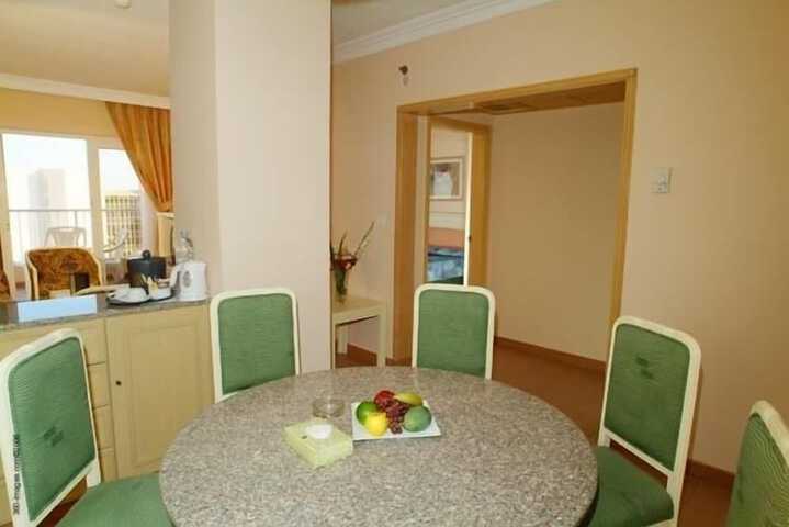 Room 5 of 18