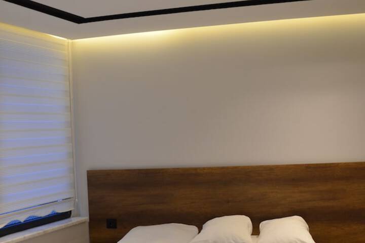 Room 10 of 15