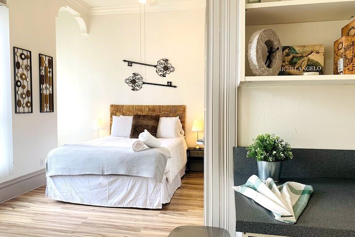 Room 60 of 181