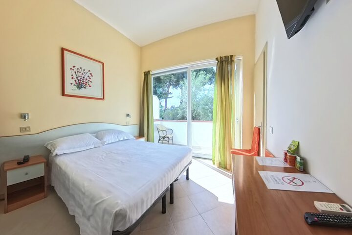 Room 25 of 65
