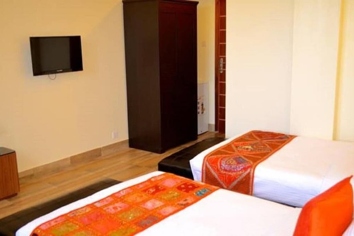 Room 4 of 26