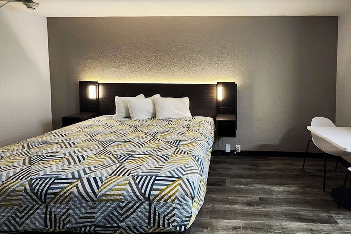 Room 15 of 38