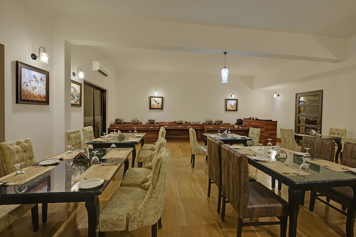 Dining 62 of 83