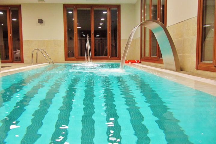 Pools & Facilities