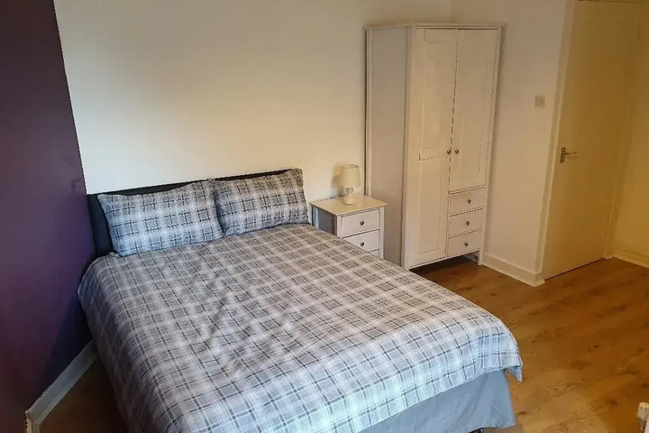 Room 3 of 9