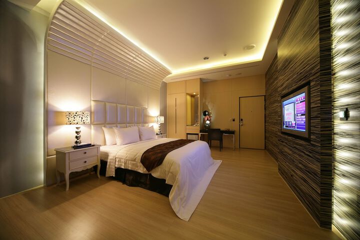 Room 19 of 65