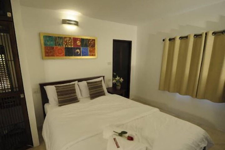 Room 11 of 52