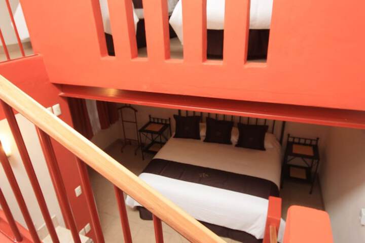 Room 17 of 40