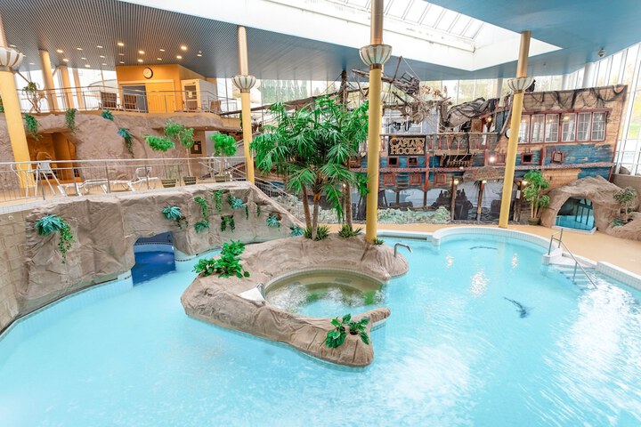 Pool 42 of 74