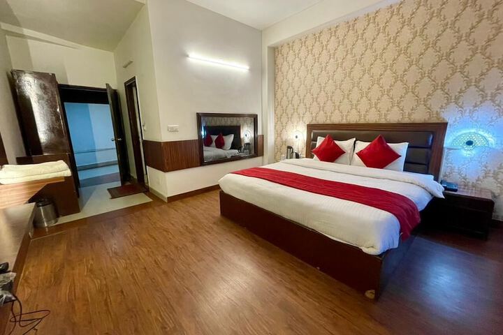 Room 16 of 44