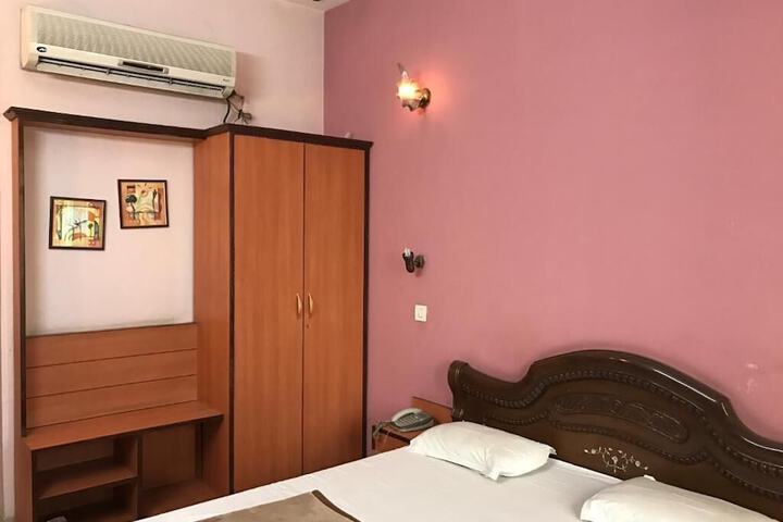 Room 19 of 25