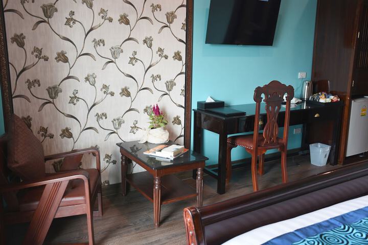 Room 12 of 34