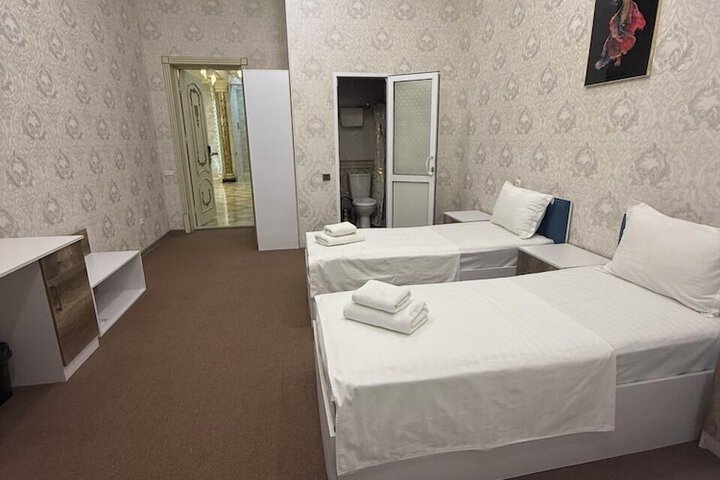 Room 44 of 107