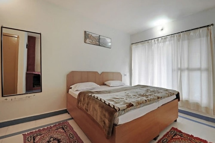 Room 5 of 23