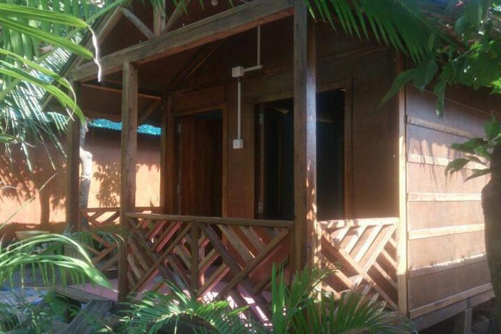 SEA BIRD BEACH CAFE & COTTAGES